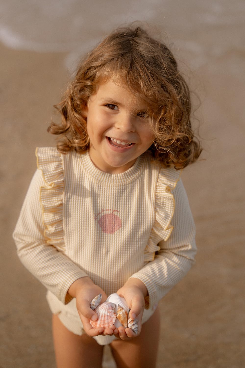 Little Dutch CL25038327 Schwimmshirt mit Rüschen Langarm - Ocean Treasures gelb (Gr. 86/92)