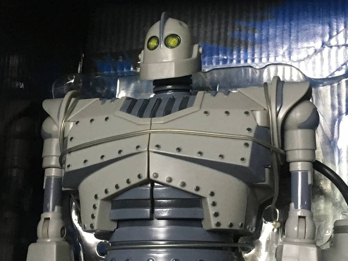Amazon | アイアンジャイアント リモートコントロール 目が光る ライト 