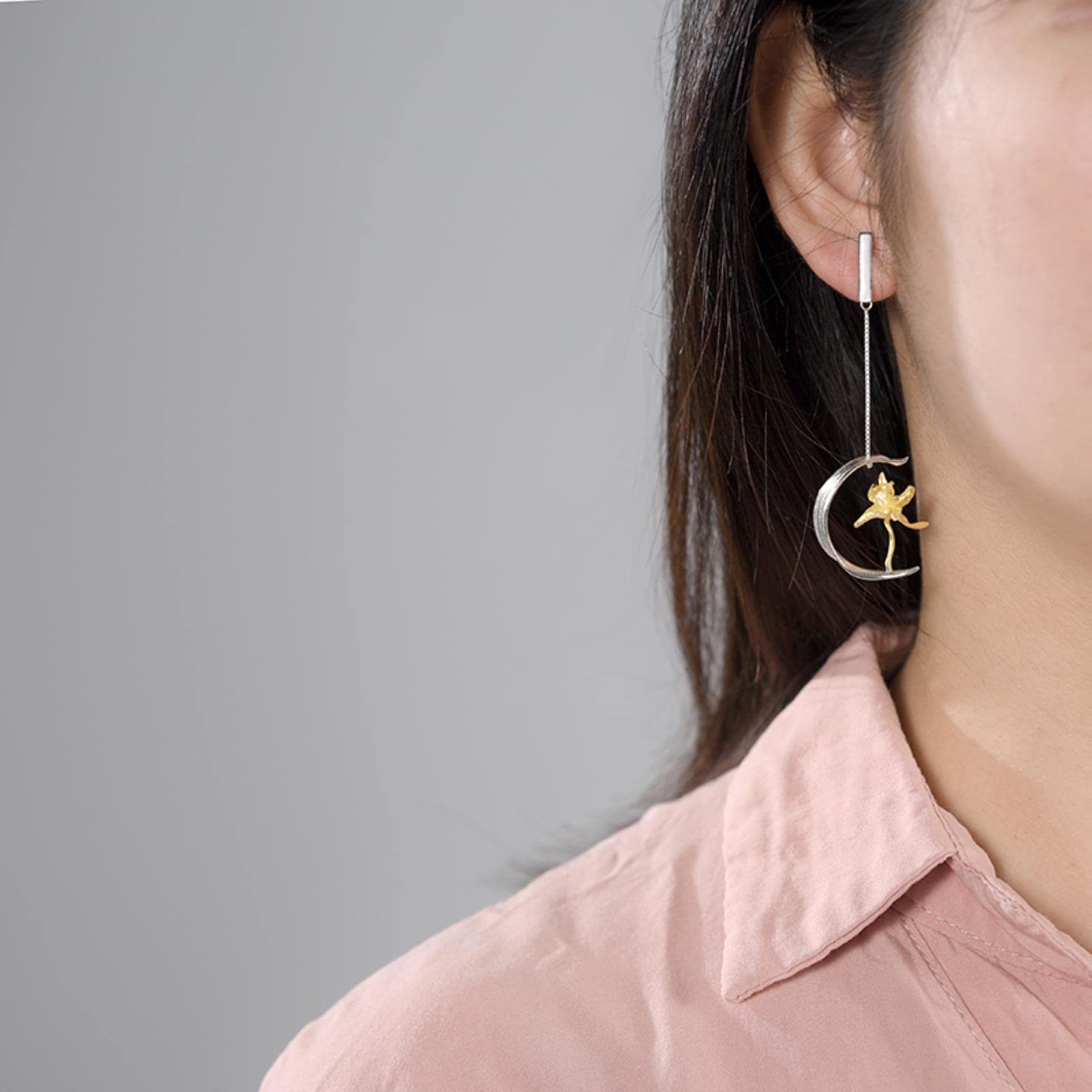 LOKILOKI Eleganti Orecchini Pendenti con Fiore E Foglia di Iris Orecchini in Vero Argento Sterling 925 in Oro 18 Carati per Gioielli da Donna Fatti A Mano