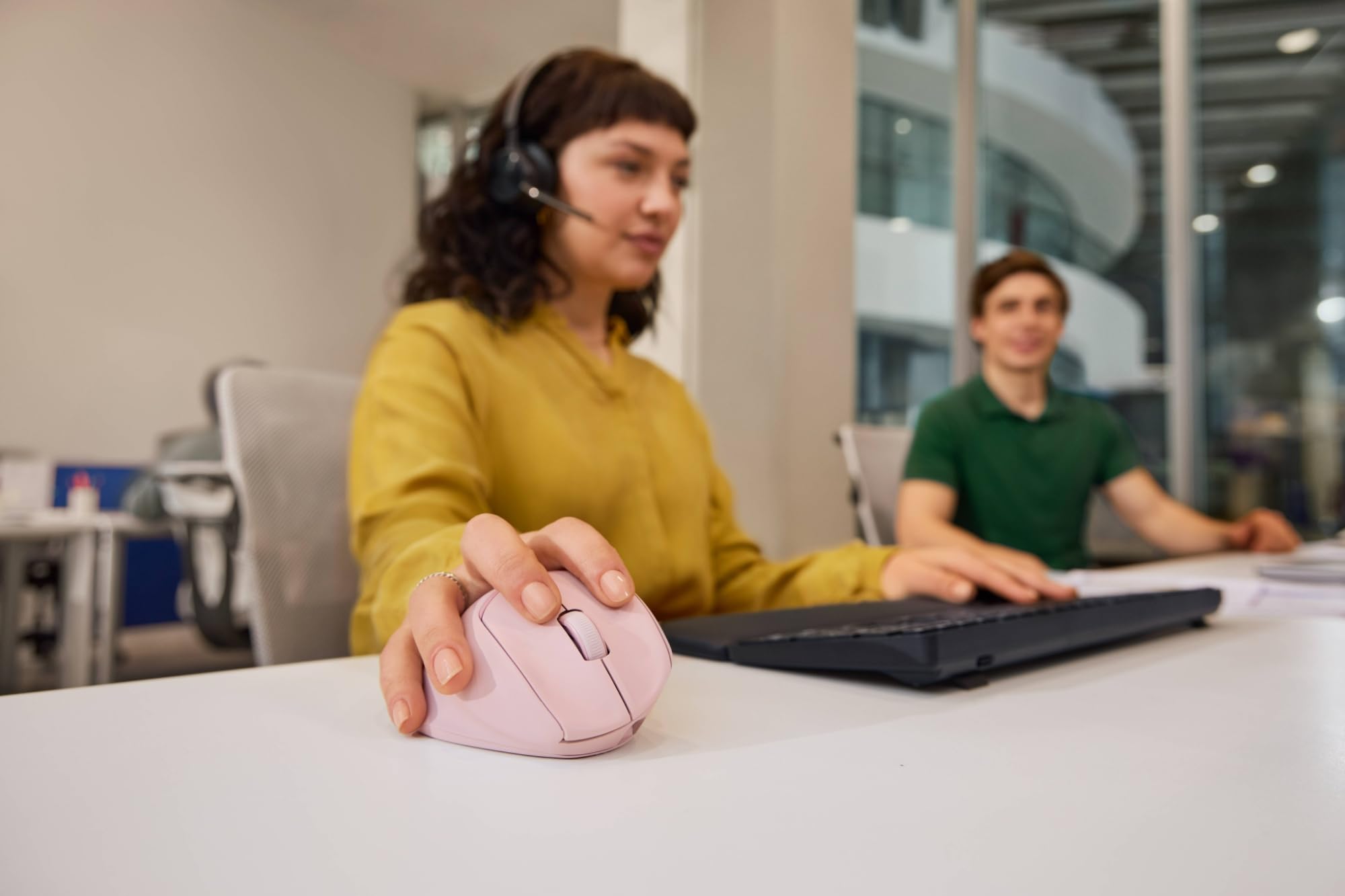 HP Tilt 720M, Mouse Wireless Ergonomico, Bluetooth, Rosa | Inclinazione Semi-Verticale a 21°, Ricarica Rapida, Windows, macOS, ChromeOS, iPadOS, Android