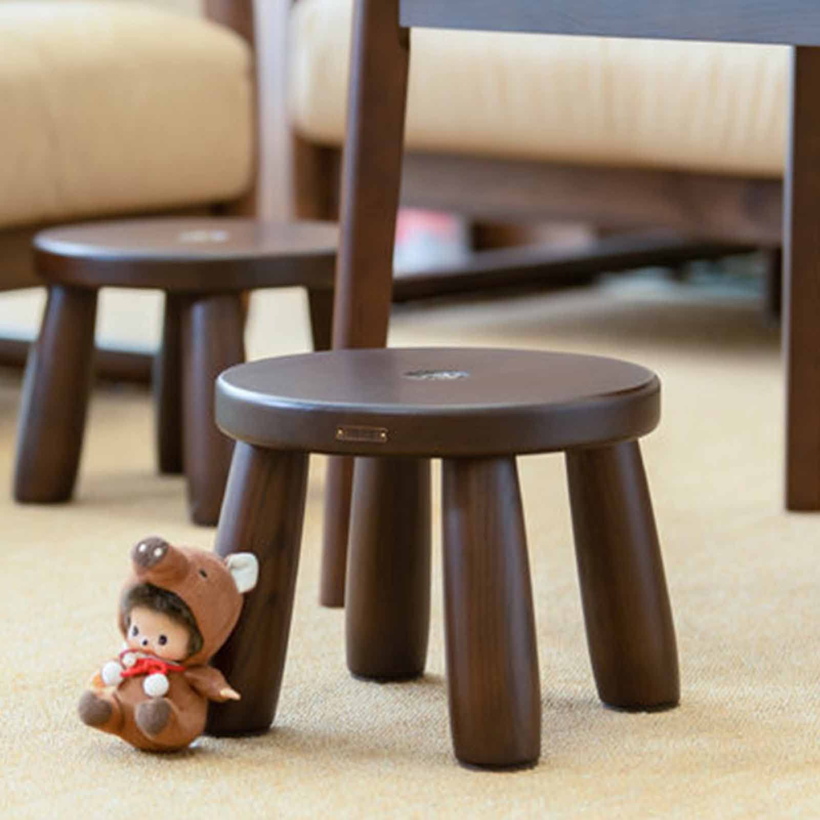 Marchepied en bois pour le salon et la chambre d'amis comme repose-pieds