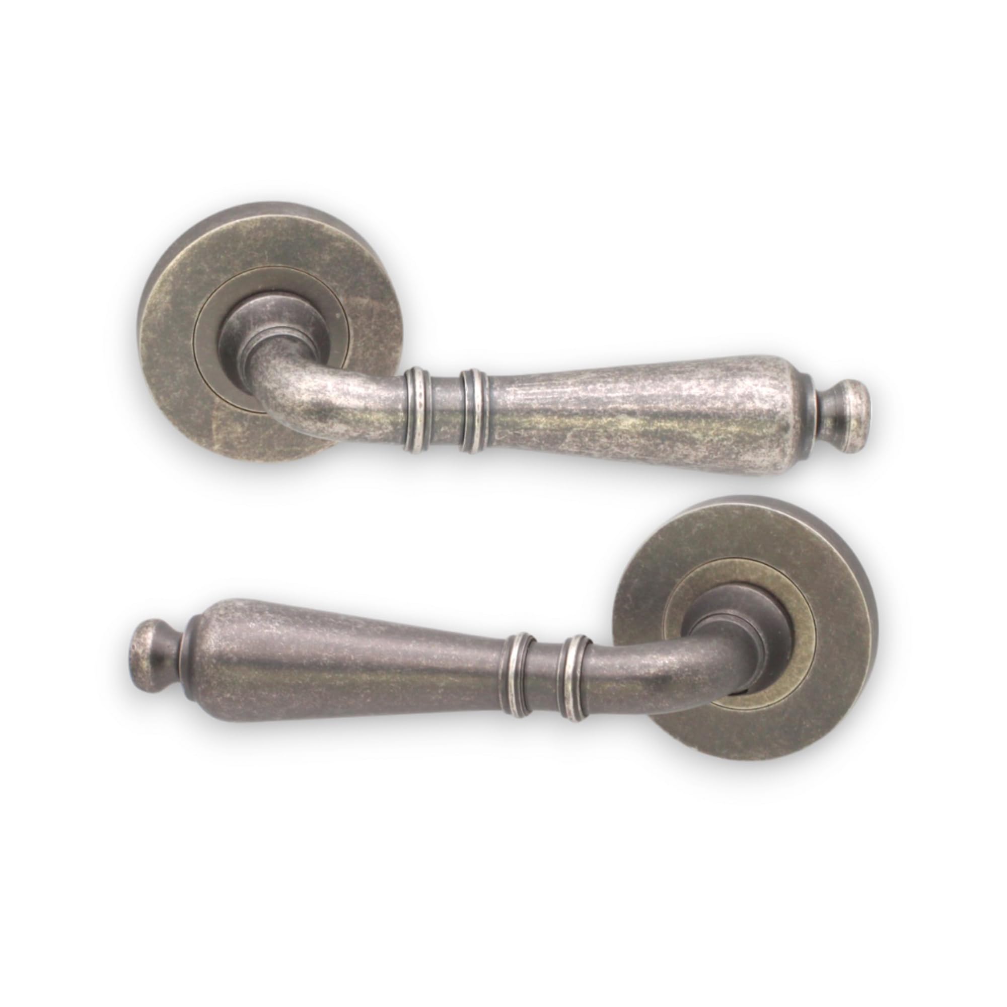 Poignées de porte en étain Lyra en laiton massif style vintage pour sublimer vos intérieurs