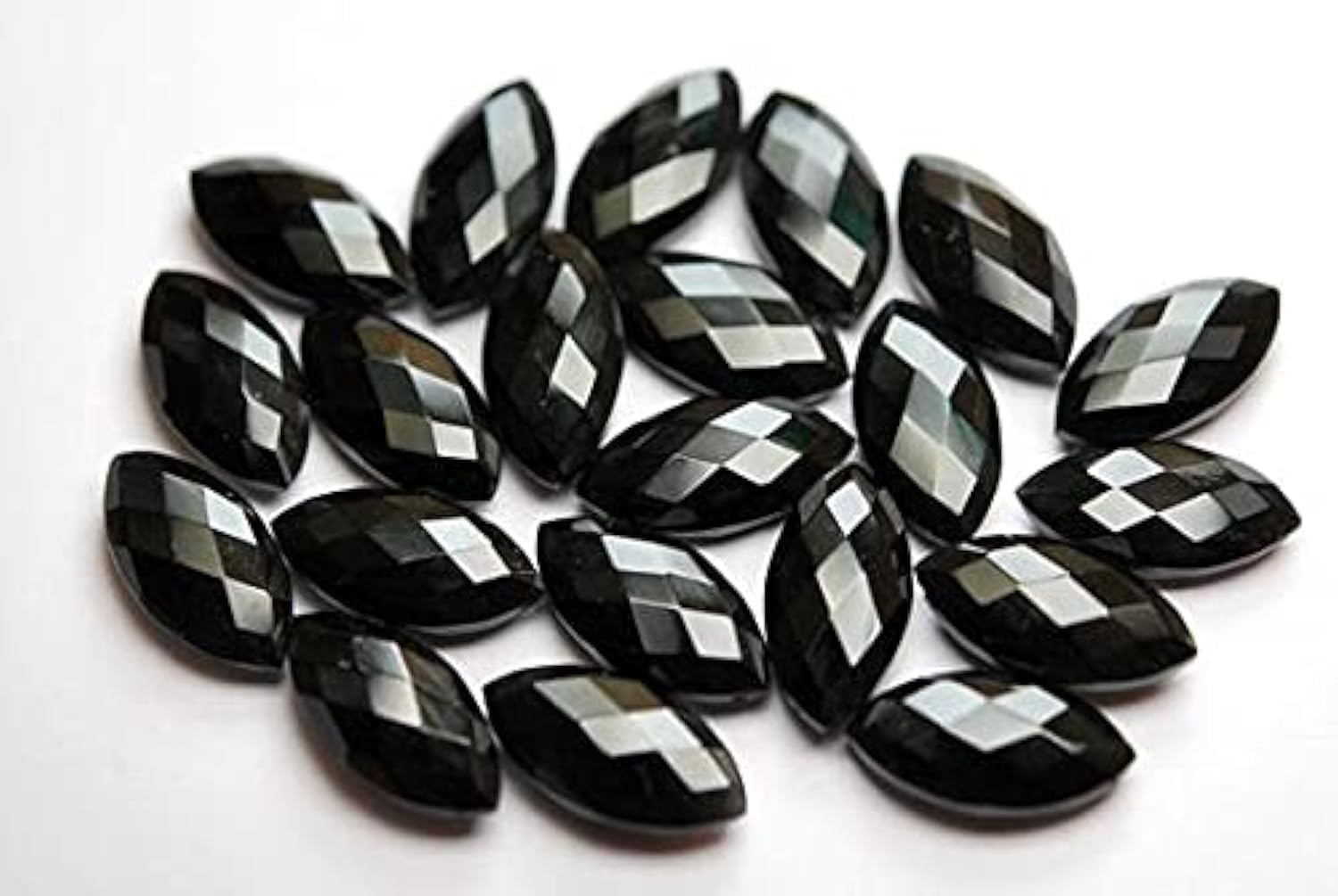 Onyx noir briolette marquise 10x30mm paires identiques pour finir vos boucles d'oreilles