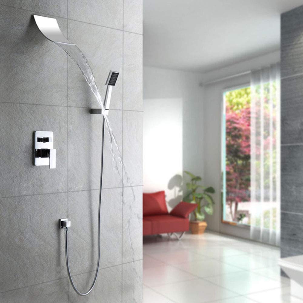 Mitigeurs de douche à montage mural au fini chromé et design géométrique