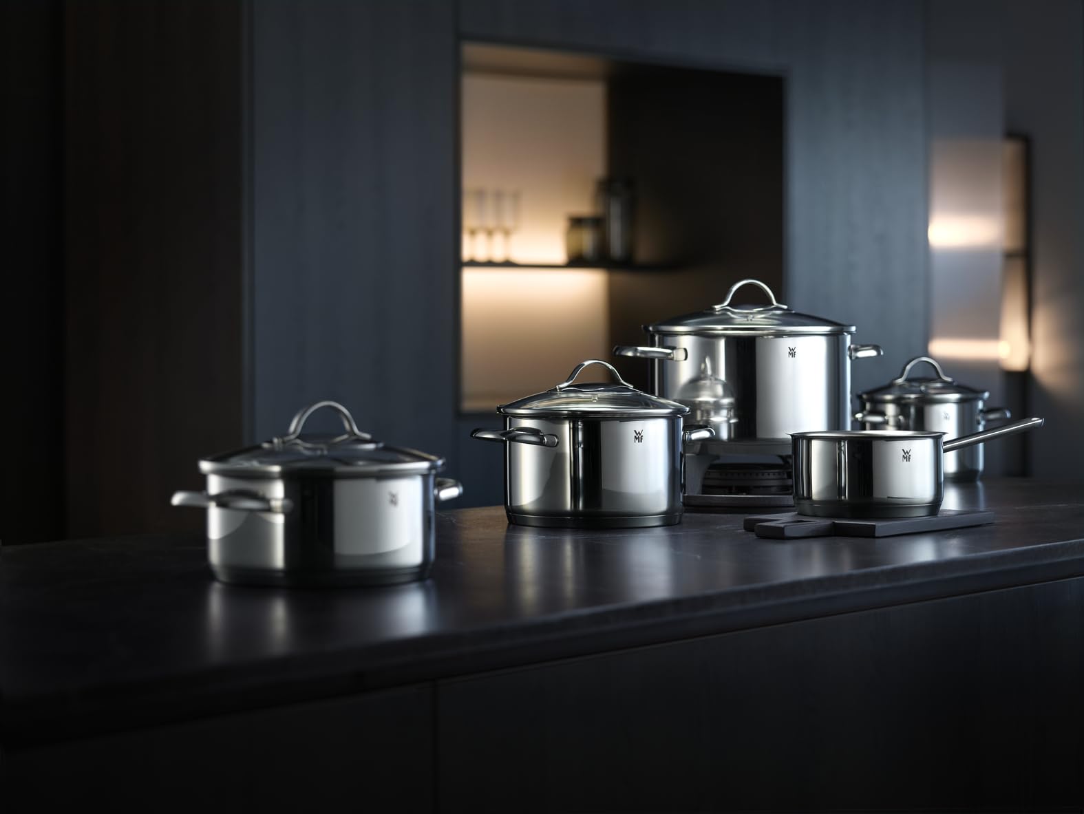 WMF Provence Plus, Set Pentole Acciaio Inox 18/10 Lucido, con Coperchio in Vetro, Scala Graduata Interna, Adatto a Cottura su Gas, Induzione e Forno, Resistenti Fino a 250°C, Lavabili in Lavastoviglie