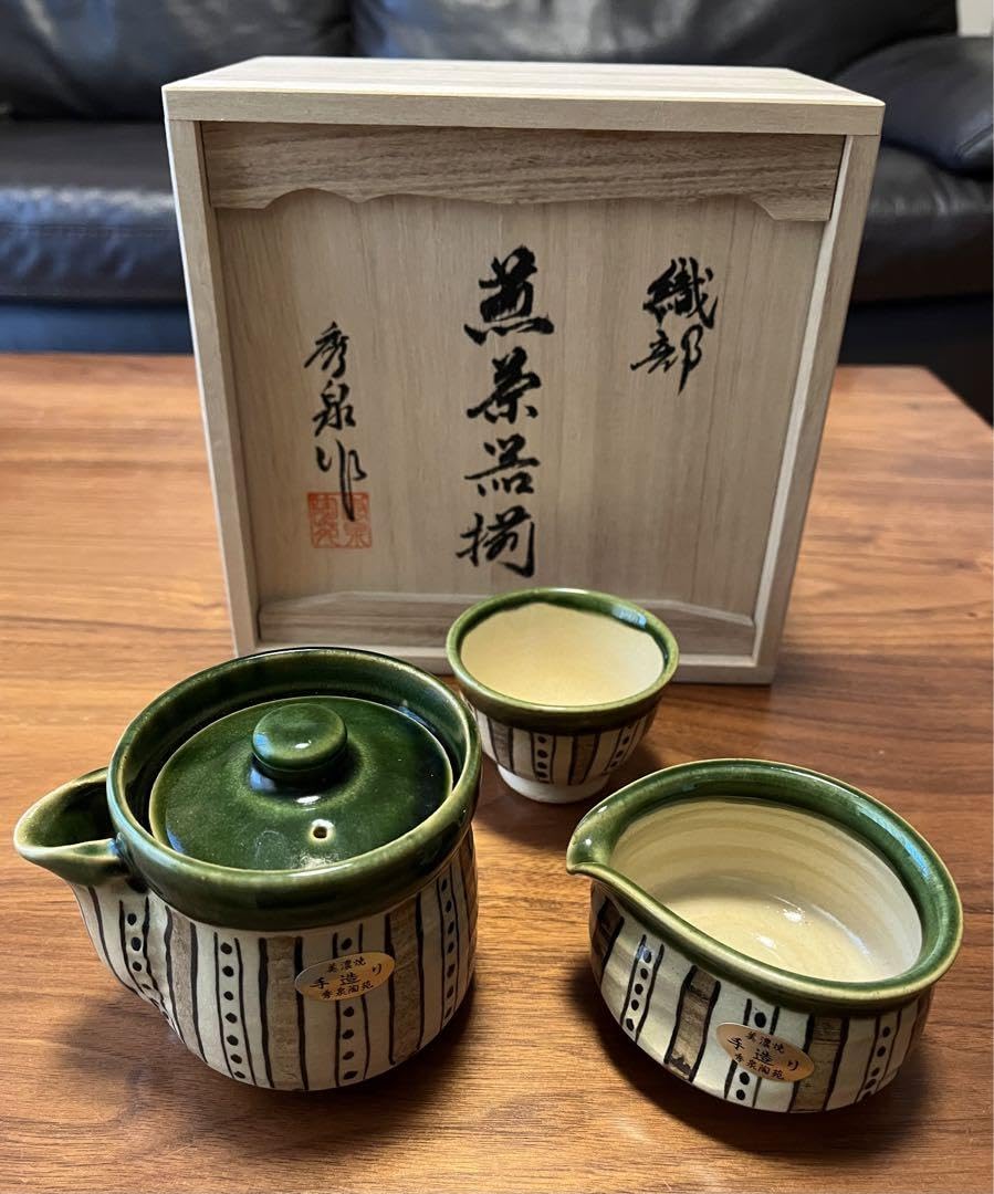 美濃焼　織部　作家物　陶印　茶器セット　煎茶揃い　宝瓶　湯呑 Amazon.co.jp: 美濃焼 織部 煎茶器揃 秀泉陶苑 : ホーム＆キッチン