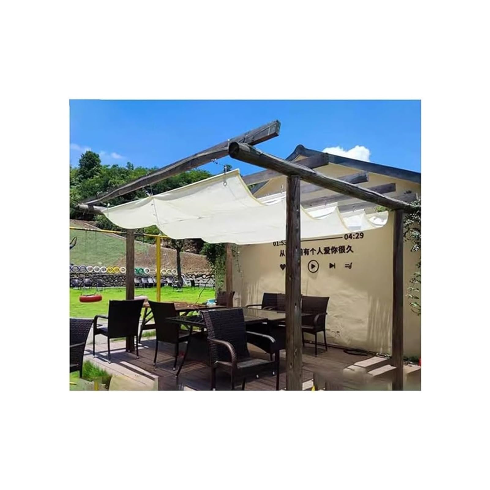 Toldo retráctil para exteriores que elimina el calor en el patio gracias a su lona impermeable