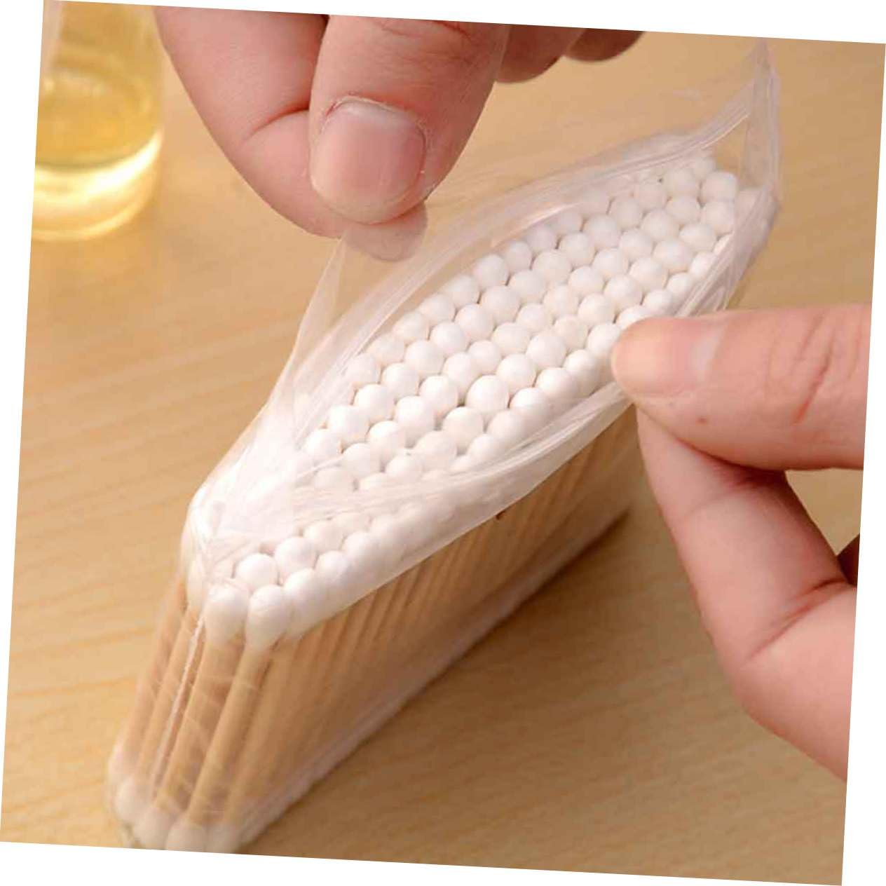 WOFASHPURET Cotton Buds 300 Pack Soft Gentle for Makeup Removal Cleaning Wound Care Compact for Travel