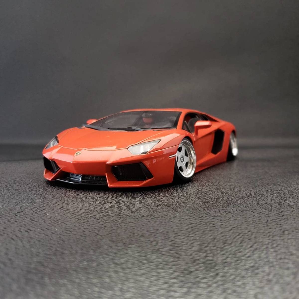 1/18 ランボルギーニアヴェンタドールカスタム Amazon.co.jp: 1/18 ランボルギーニ アヴェンタドール カスタム