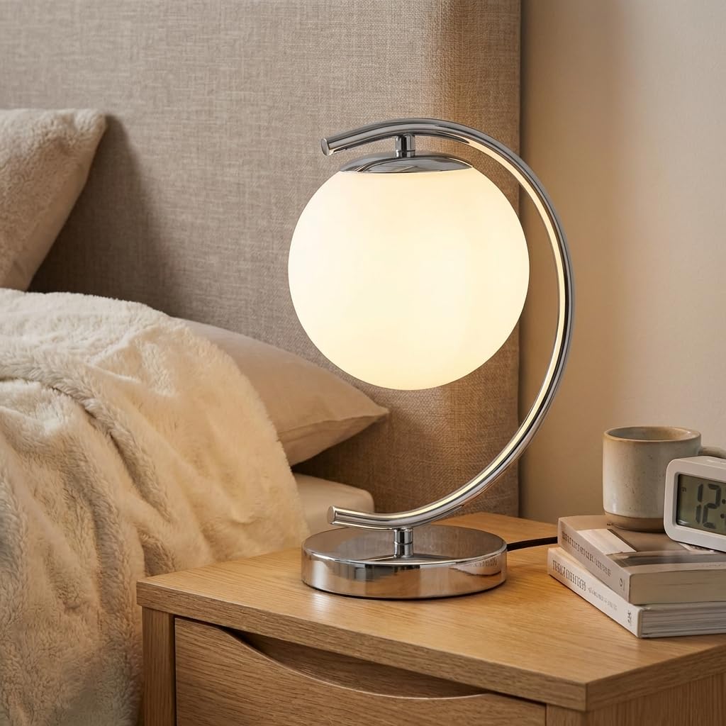 BARCELONA LED Tischlampe SAN in Chrom mit Glaskugel aus Opalglas, Aluminium Metallstruktur, klassisch moderne Luxus Tischleuchte im Retro Design für Schlafzimmer, Wohnzimmer und Schreibtisch E27