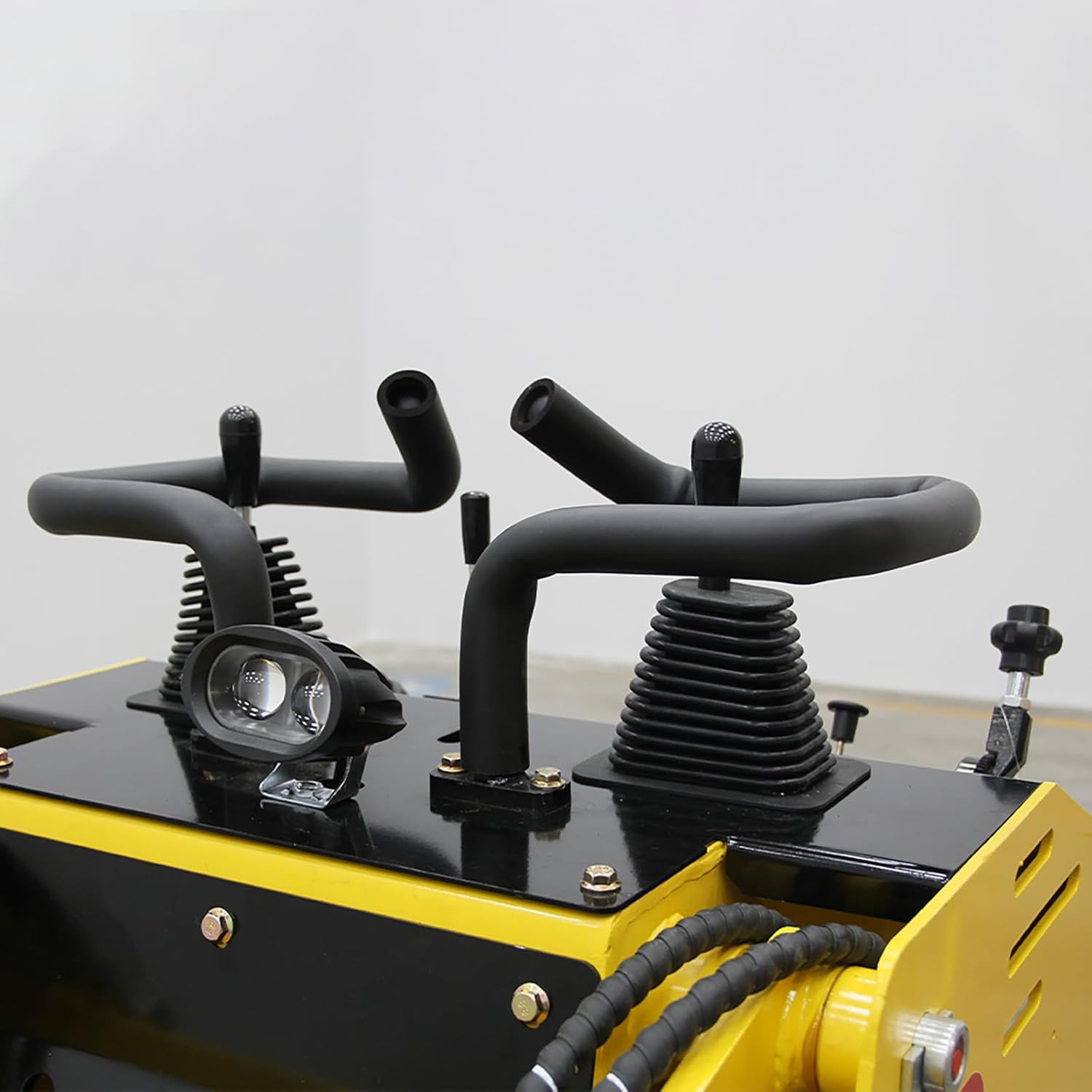 Mini Skid Steer Loader with 13.5 Hp EPA Gasoline Engine, Compact Skid Steer Loader for Farm, Tight Space and Farm, Stand-On Multifunctional Skid Steer Slip Loader with Bucket