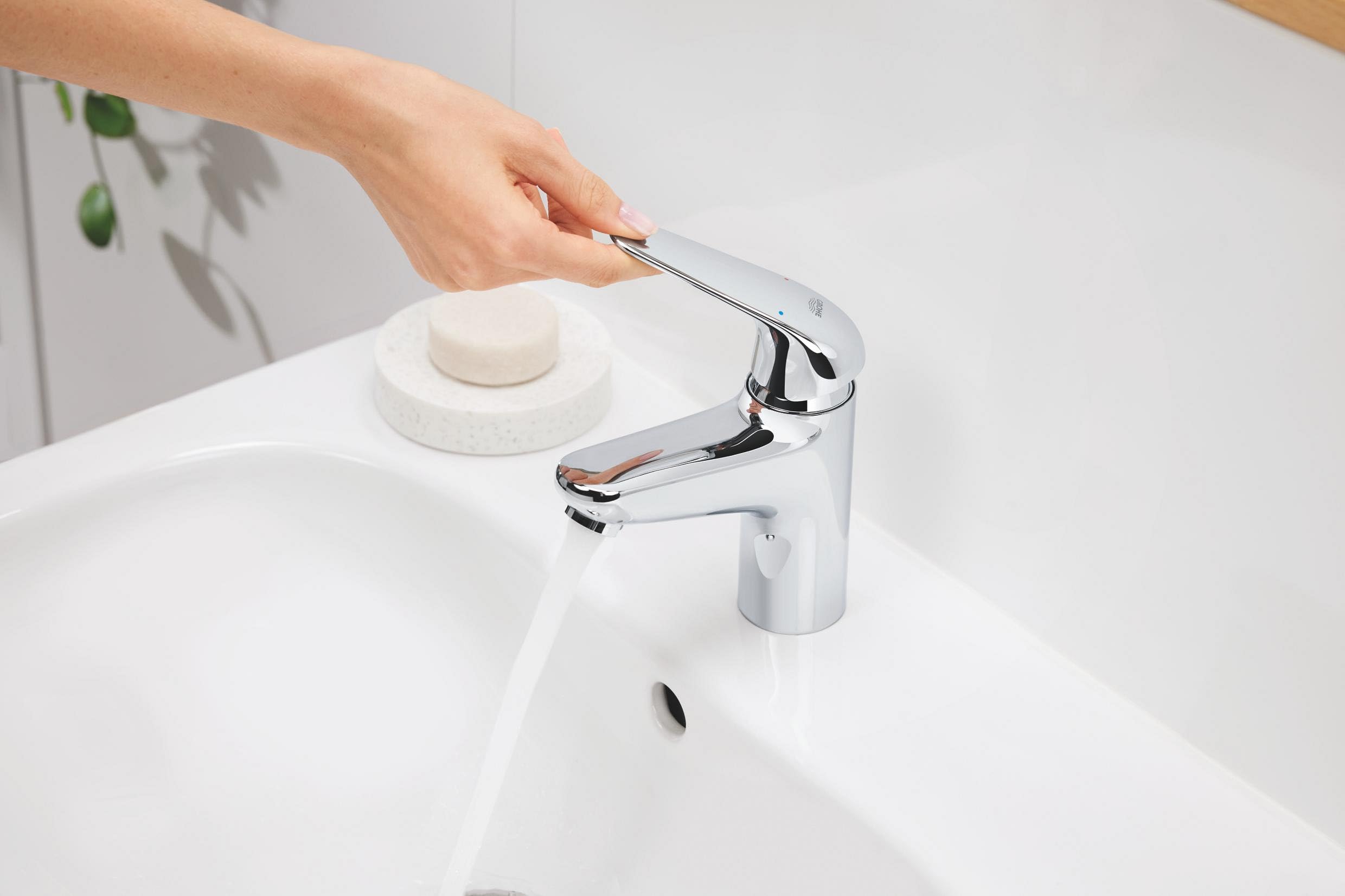 GROHE Swift, armatura bidetowa, oszczędzająca wodę (prysznic WC do łazienki, mysz z przegubem kulowym, odpływ z drążkiem, wysokość 15 cm, z narzędziem 3 w 1, łatwa instalacja), chrom, 24332001
