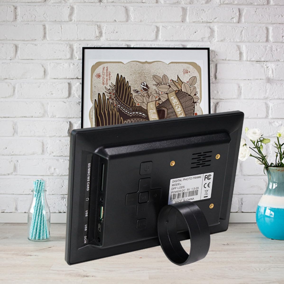 Lecteur de Photos numériques 7 Pouces 16:9 avec Vitesse de défilement réglable et capacité jusqu'à 32 Go Compatible USB pour Utilisation sur Bureau et Mur