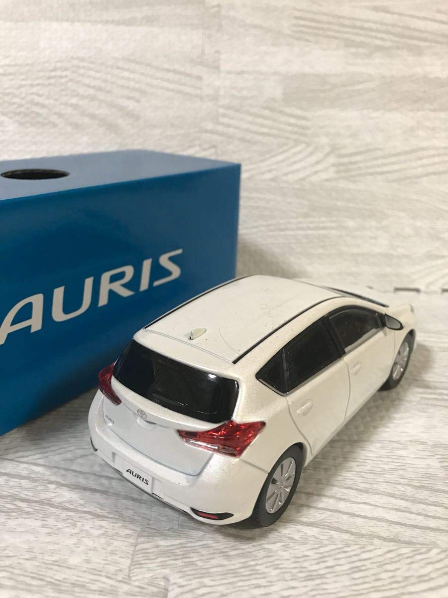 1/30 トヨタ オーリスRS AURIS 前期 カラーサンプル ミニカー 非売品
