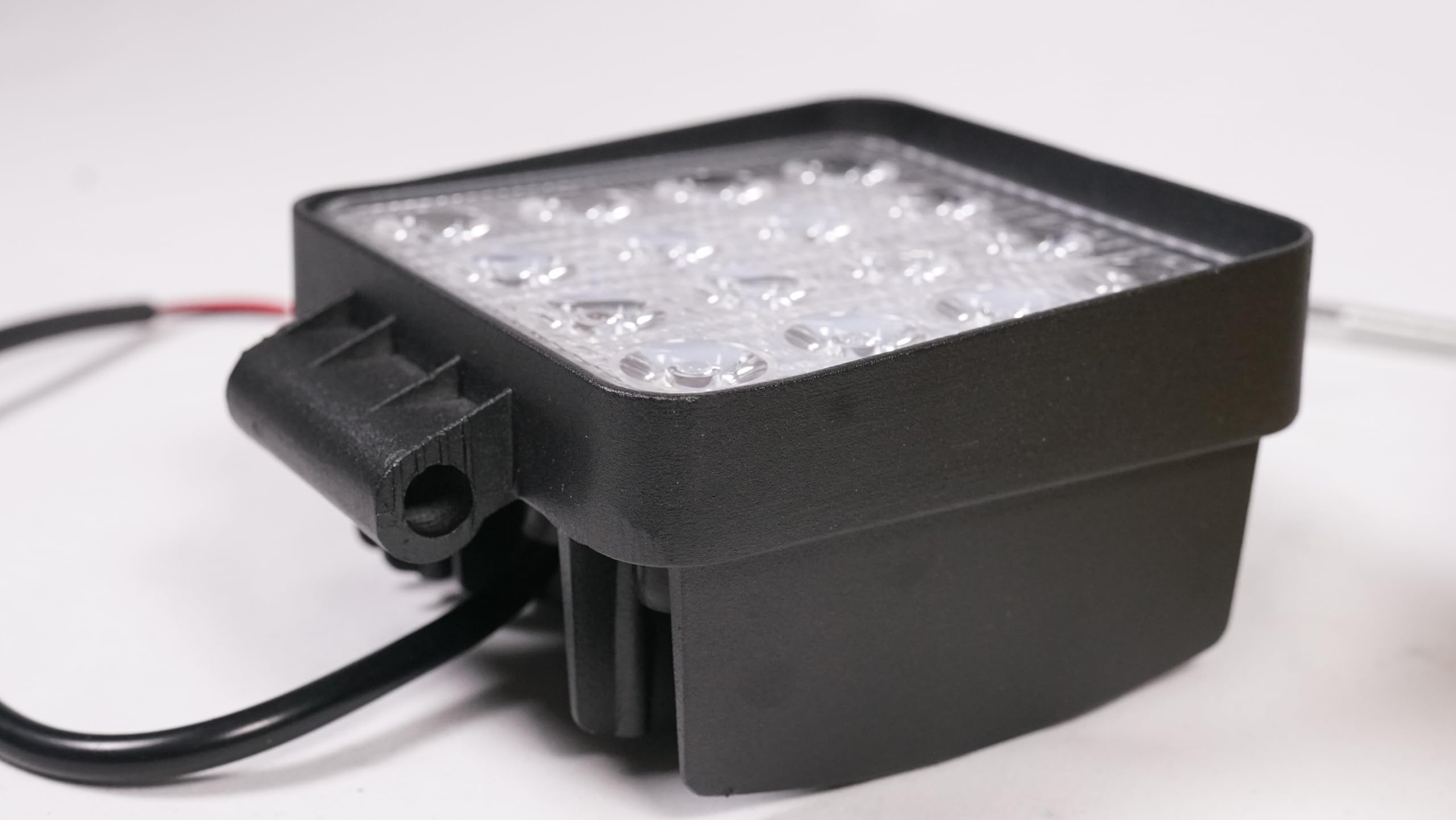 Goodyear - 2 Faros LED per auto, 16 LED, 48 W, 3500 LM, 6500 K, IP67 - Luce potente per 4x4, SUV, camion, fuoristrada, alluminio resistente, 10–48 V