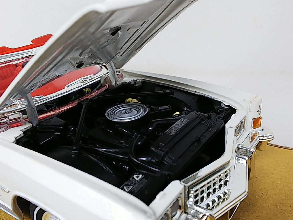 ミニカー 1:18 1973 キャデラック エルドラド2台（インパラ） ミニカー 1:18 1973 キャデラック エルドラド2台（インパラ