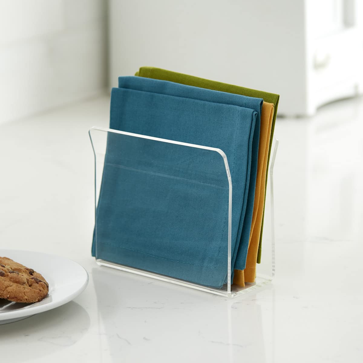 Huang Acrylic Clear Upright Standing Cocktail Napkin Holder | for Cocktails, Hosting, Picnics, Weddings, Parties | Long Lasting Premium Acrylic Construction 1