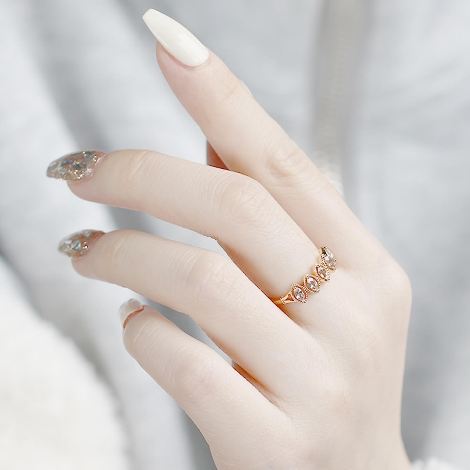 Par de anillos de oro de 9 K/14 K/18 K con topacio marquesa, forma media eternidad