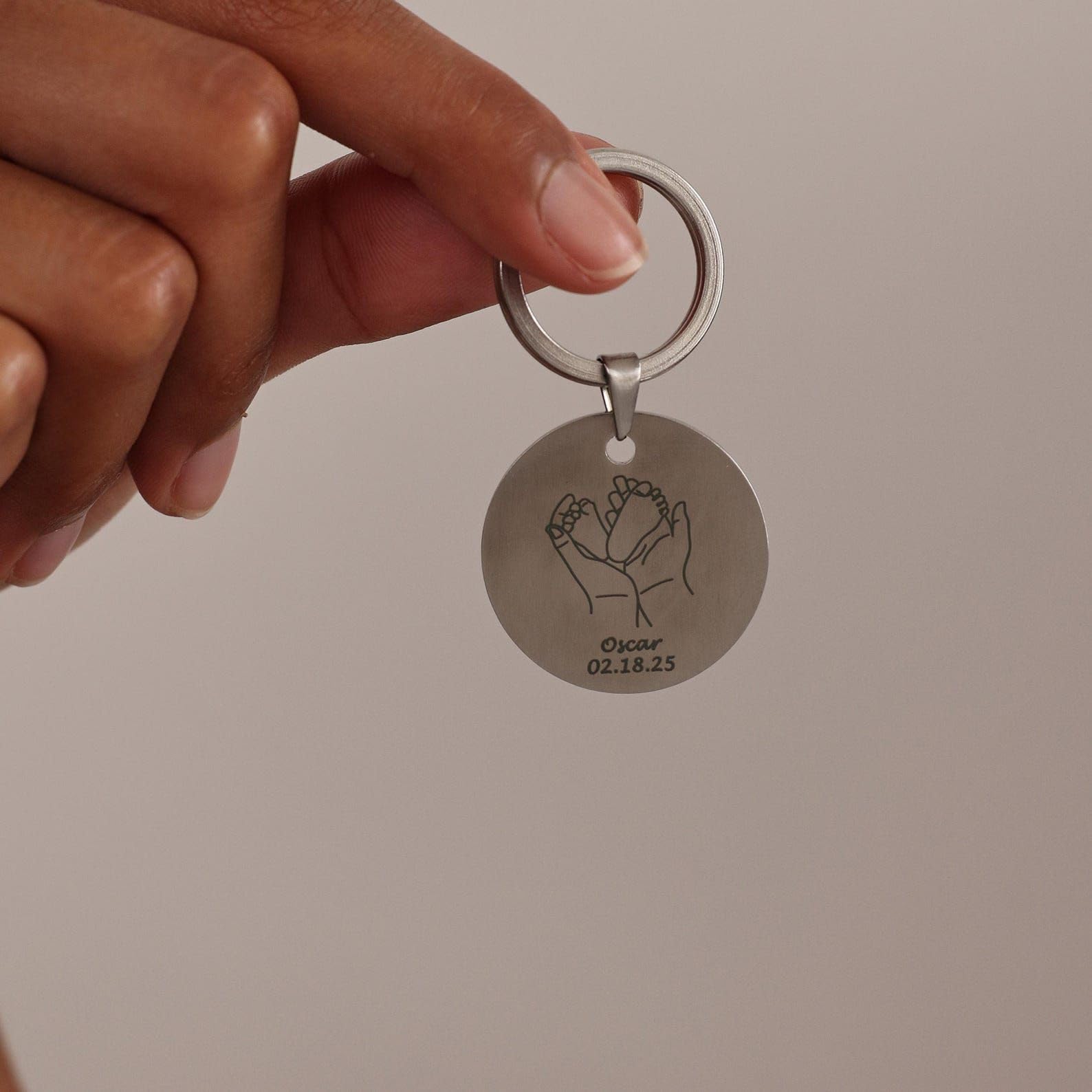 Aniversario grabado a mano grabado mamá y bebé llavero
