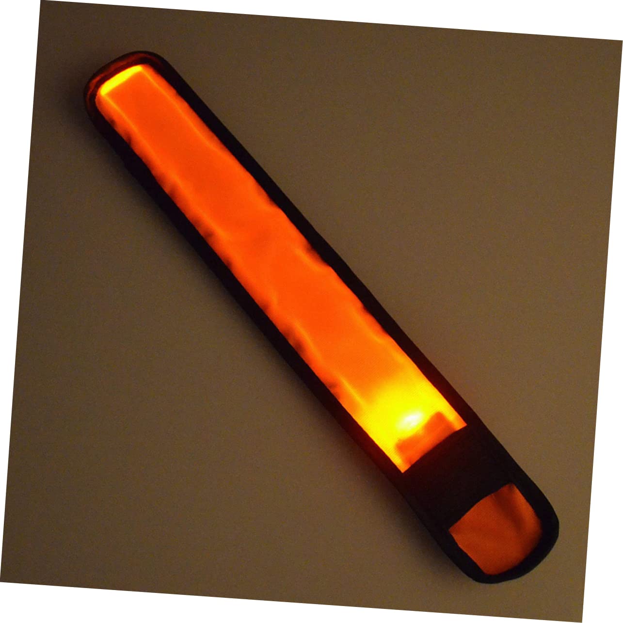 ibasenice Bracciali LED Luminosi per Sicurezza Notturna Braccialetti Ricaricabili per Corsa Camminata E Escursionismo Giallo 4 * 2