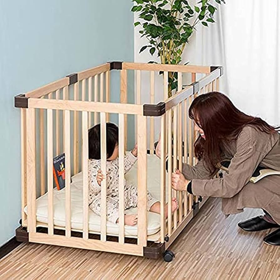 美品　ファミリア ベビーベッド　ベッドカバー・防水シーツ付き 美品 ファミリア ベビーベッド ベッドカバー・防水シーツ付き