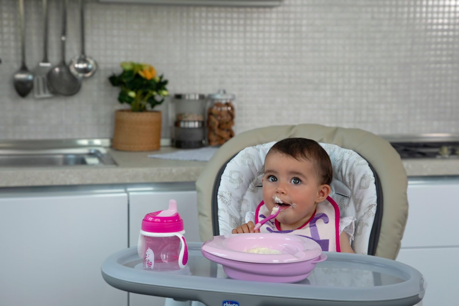 Chicco Pierwsza Łyżeczka do Nauki Samodzielnego Jedzenia, Zakrzywiona i Ergonomiczna, Dla Dzieci od 8m+, różowa