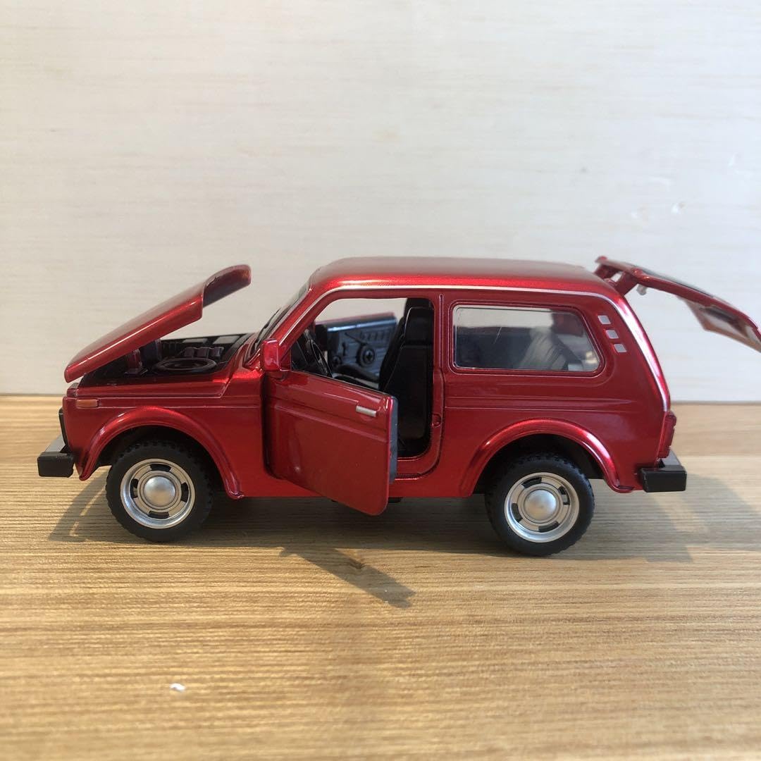 1:24 ラーダ ニーヴァ白 LADA NIVA ミニカー ライト 音 開閉ドア 1:24 ラーダ ニーヴァ白 LADA NIVA ミニカー ライト 音 開閉ドア