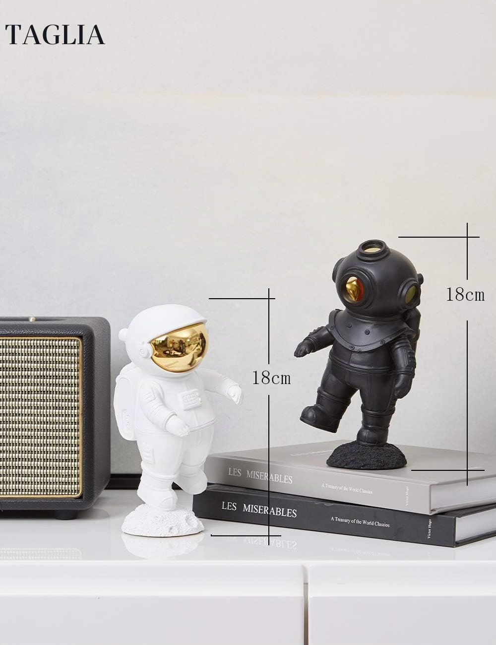 HAUCOZE Statua Astronauta Figurina Spazio Scultura Moderna Decorazione Arte Casa Regalo per Famiglia Amici Amanti Resina 18cm