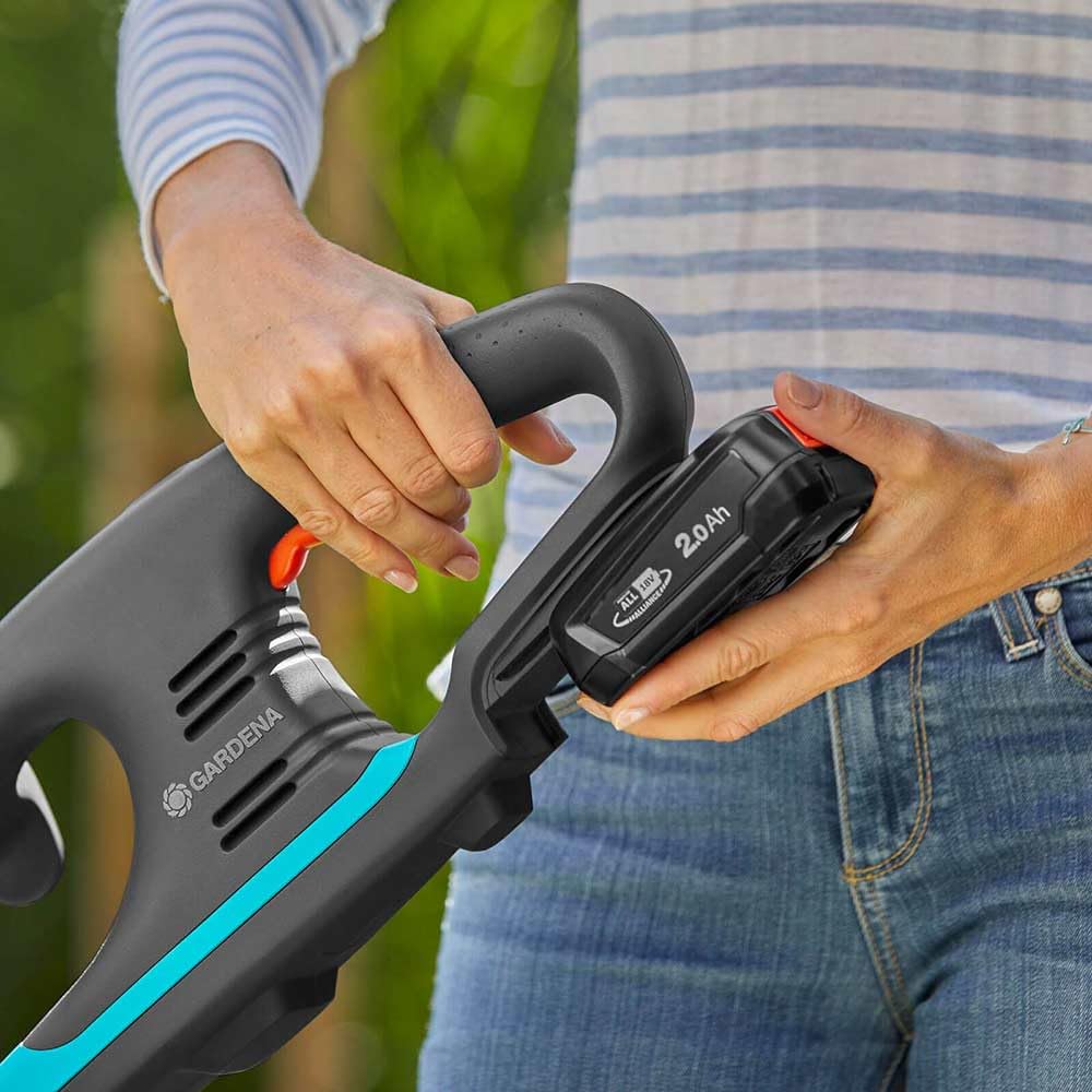Gardena akum. nożyce do żywopłotu EasyCut 40/18 V P4A bez akumulatora: Przecinak do żywopłotu z precyzyjnymi ostrzami i zabezpieczeniem, ergonomiczny uchwyt, niska waga (14733-55)