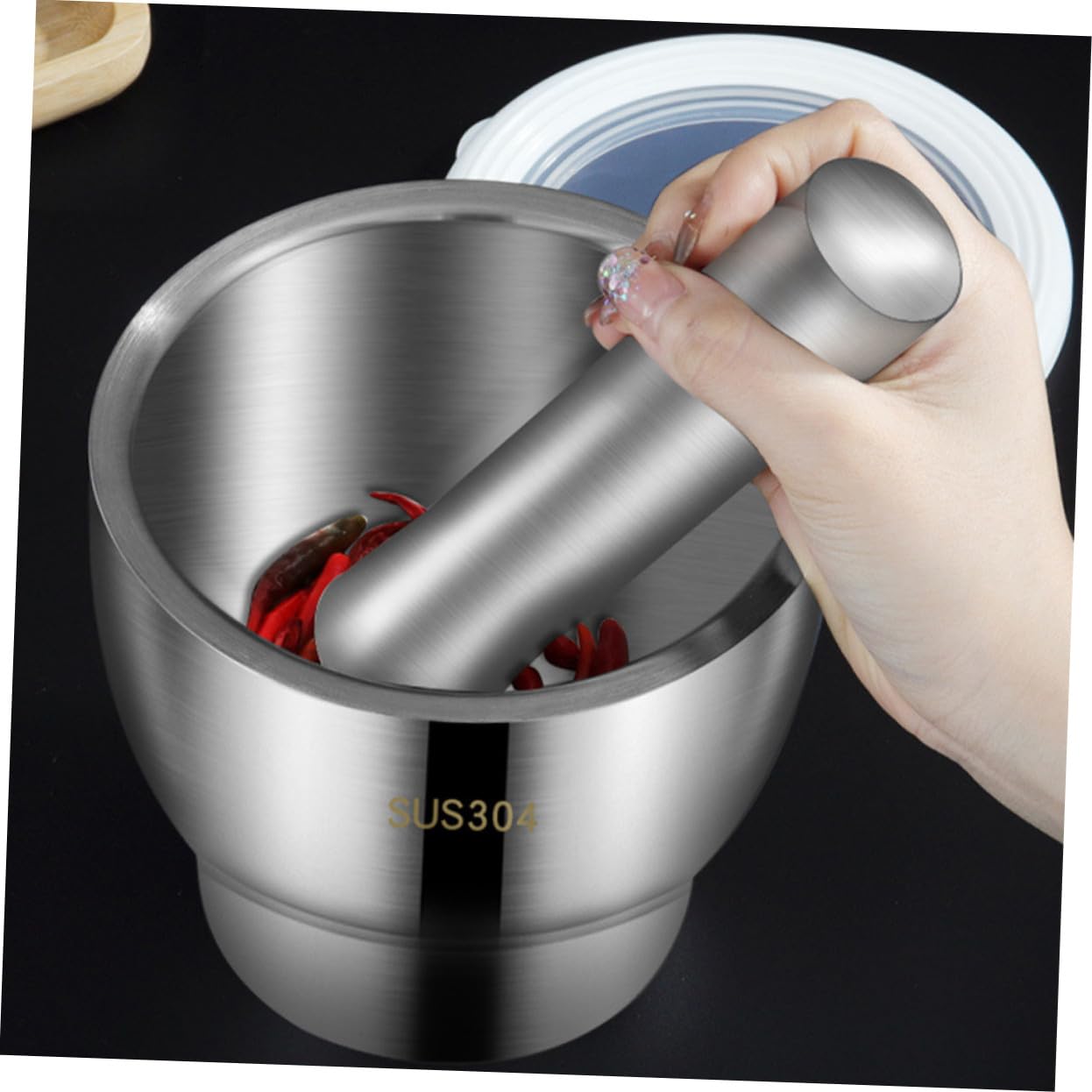 Food-Grade Stainless Steel Mortar and Pestle with Protective Cover Rust-Resistant Spice Bowl for Efficient Grinding of Garlic Pepper and Stable Heavy-Duty Design for Kitchen and