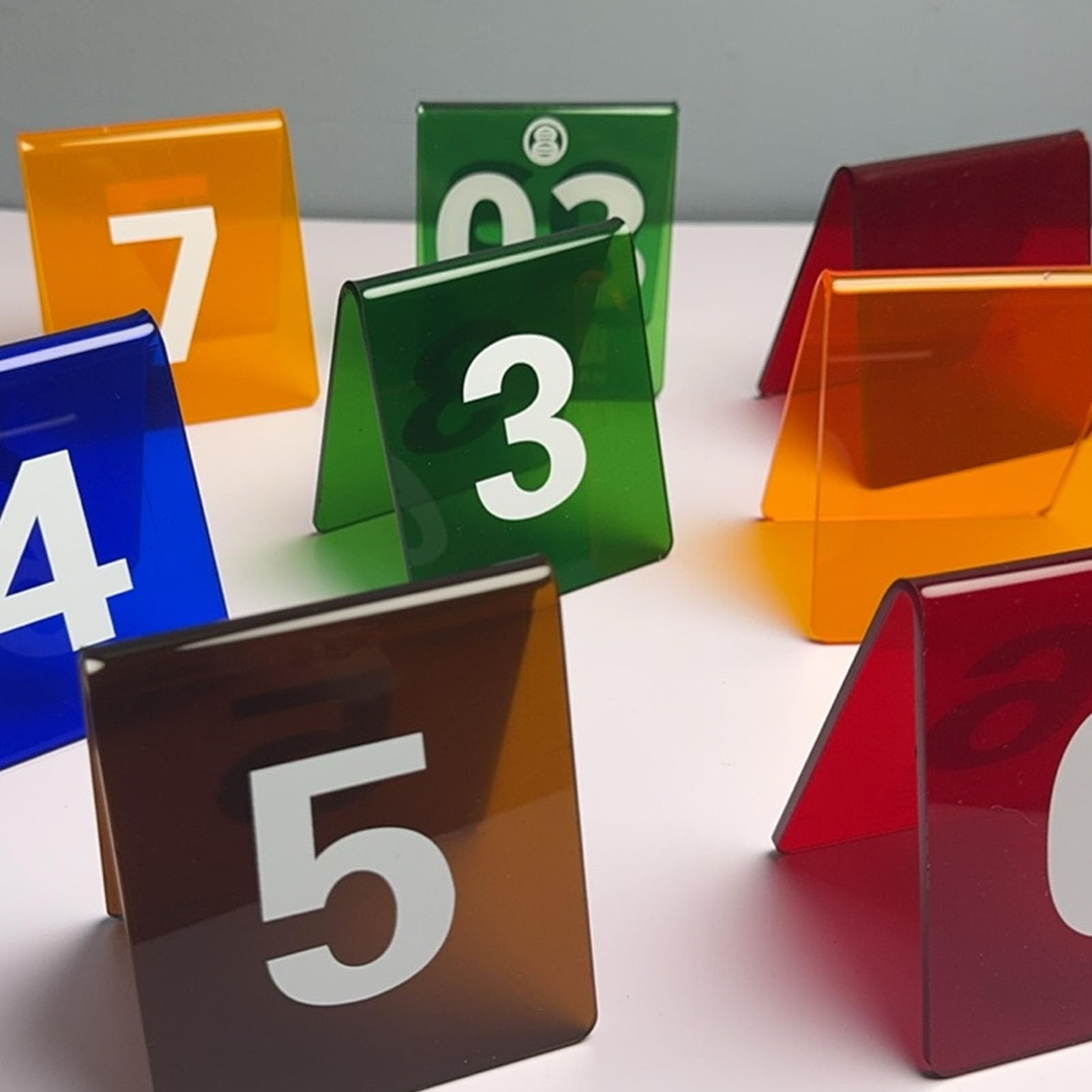 Números de mesa, acrílico de doble cara, estilo tienda de campaña, letrero apilable para recepciones rústicas, banquetes, cafeterías, restaurantes, hoteles