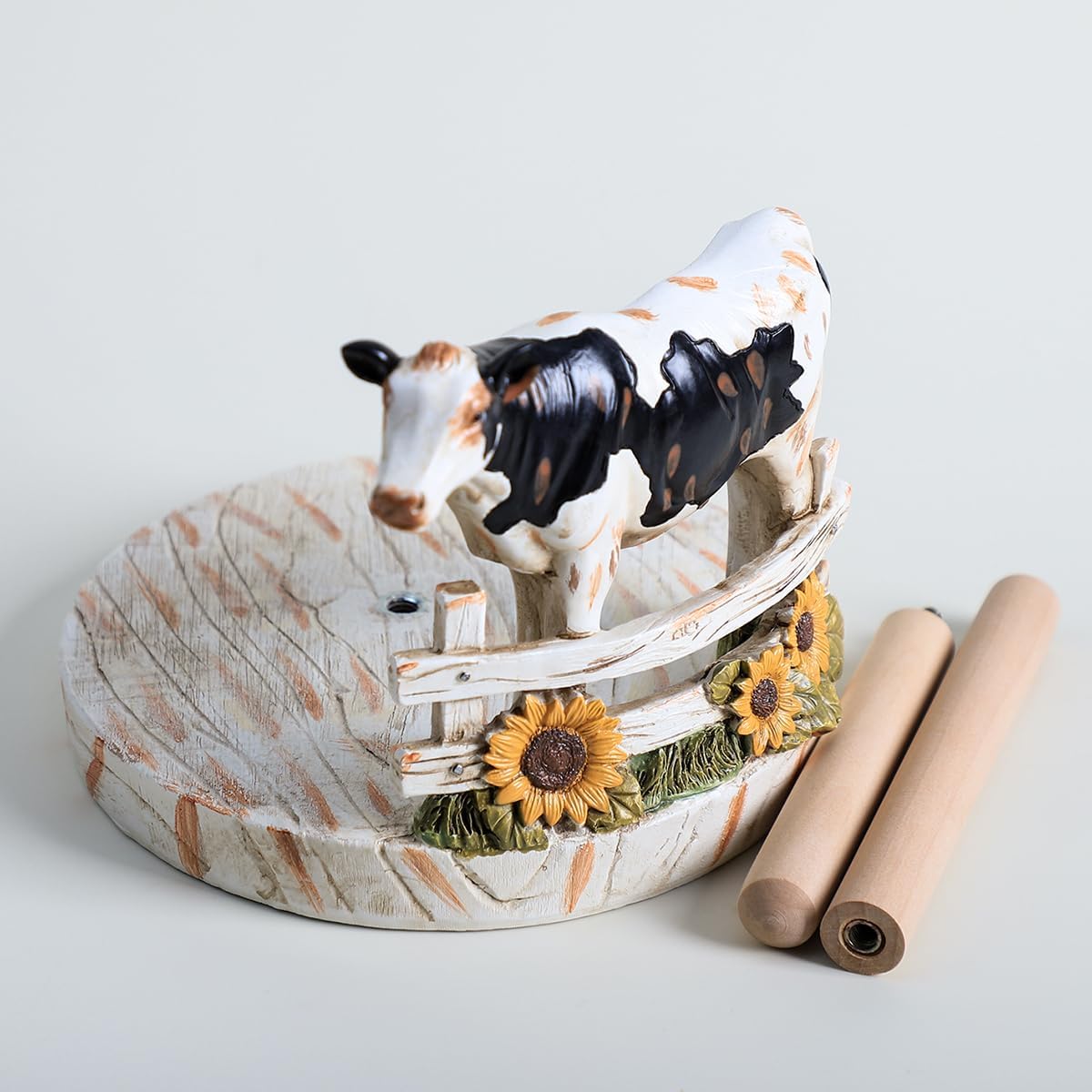 Sizikato Paper Towel Holder for Kitchen, Retro Style Cow Kitchen Roll Holder Paper Towel Holder, Countertop Roll Dispenser with Weighted Resin Base