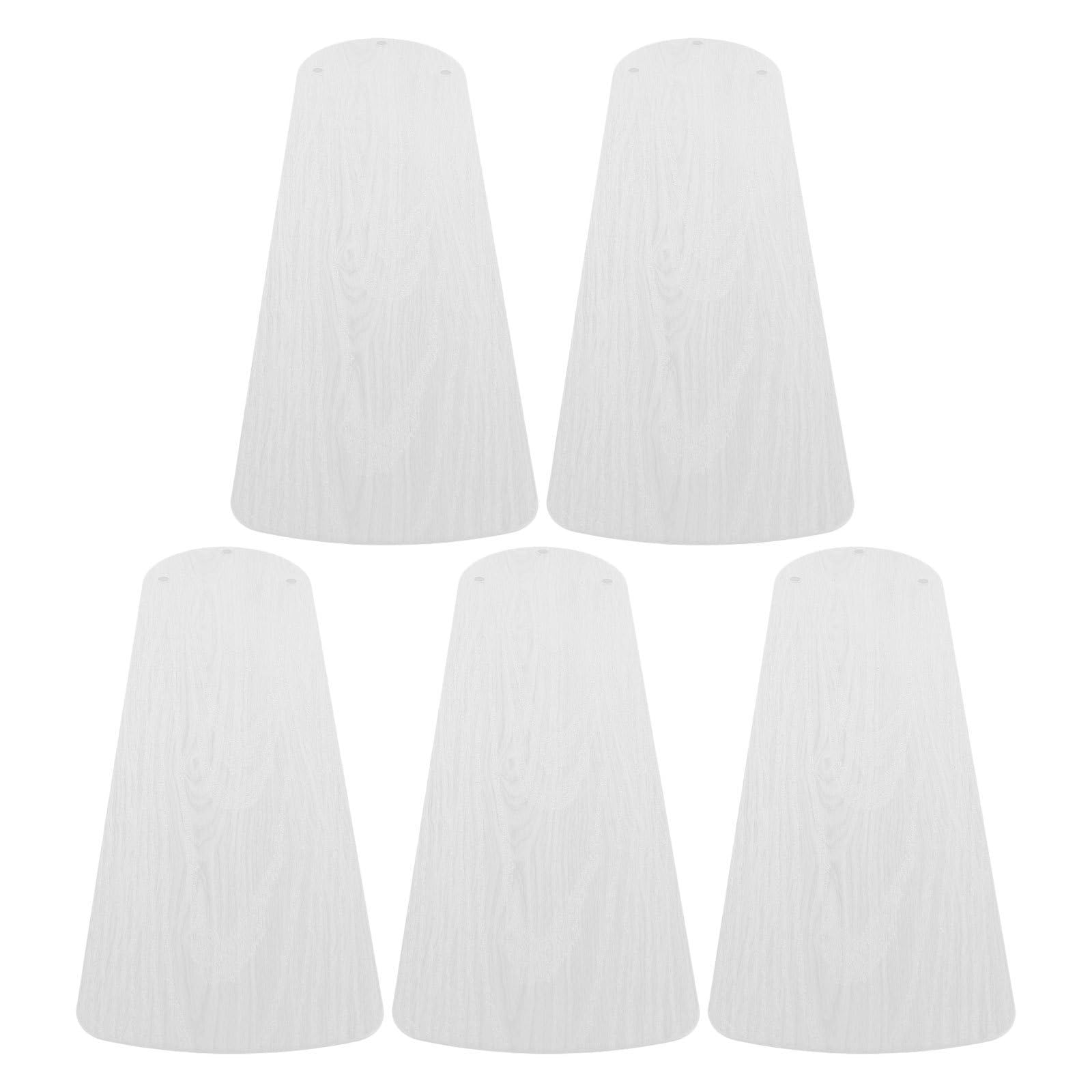 Pales de ventilateur de plafond pour créer une ambiance fraîche dans le salon