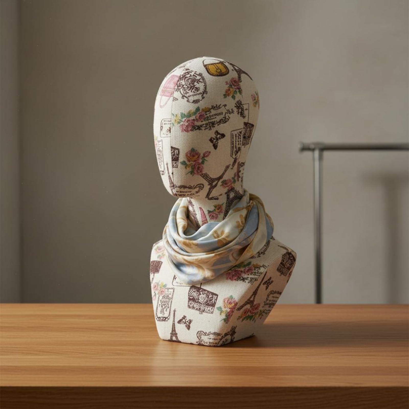 Almencla Schaufensterpuppe Kopf Schmuckaufsteller Fiberglas Präsentationsbüste Stylingkopf Dekorationsständer für Friseursalon , Elfenbeinfarben Mit Englischem Zeitungsdruck