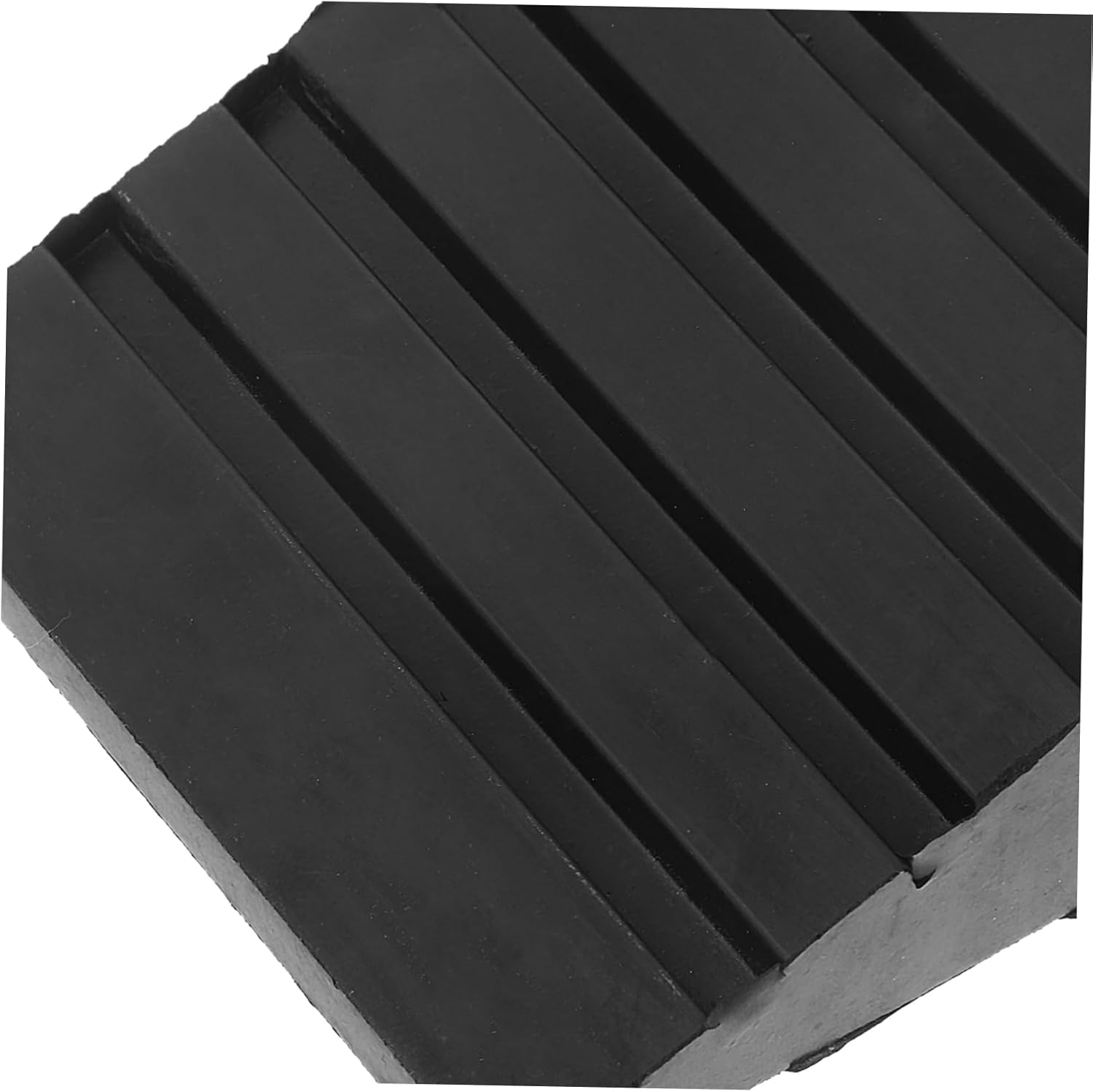 Truck Wheel Chock Car Stopper Portable Tire Wheel Chock Non-Skid Design for Safe Stopping on Slopes Rubber Material
