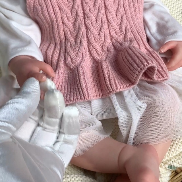 KOKOMANDY Muñecas bebé recién nacidas de 26 pulgadas Niña de aspecto realista Muñeca bebé recién nacida de silicona Muñeca de cuerpo de tela suave Muñeca con peso real Los mejores regalos