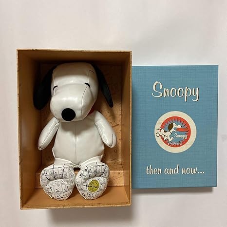 Amazon スヌーピー ピーナッツ 60周年 記念 ぬいぐるみ アニバーサリーフィギュア コレクタースヌーピーボックス コミック柄 レア ぬいぐるみ おもちゃ