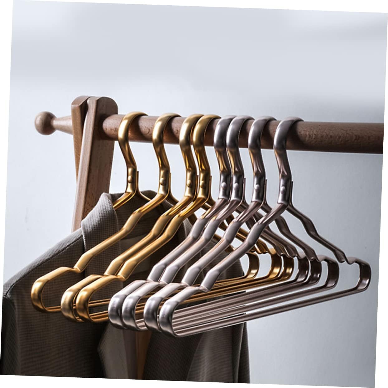 Ciieeo 10pcs Clothes Hangers Heavy Duty Fashion Hangers Skid Resistance Non Trace Metal
