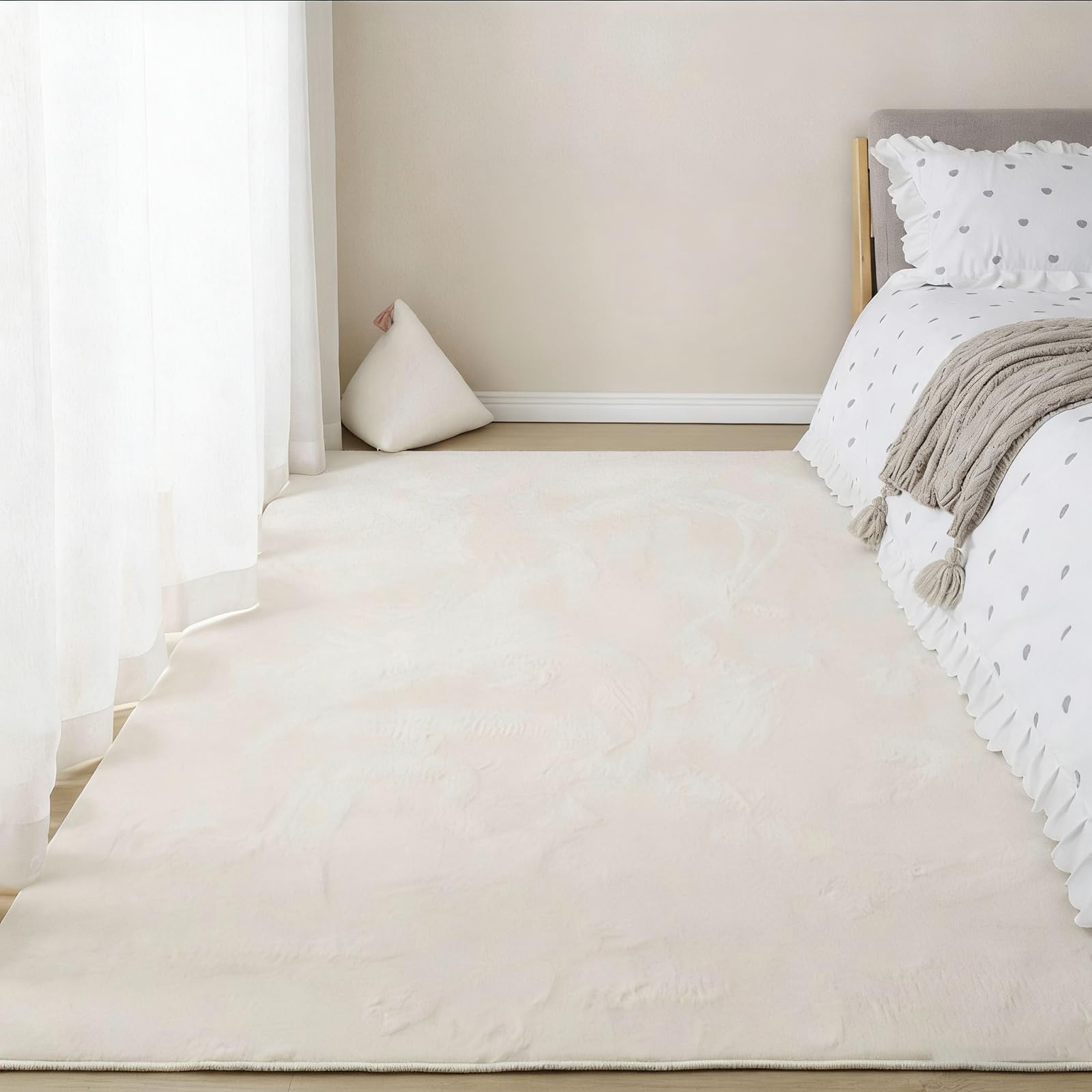 Tapis salon fausse fourrure aspect haut de gamme design monochrome 140x330