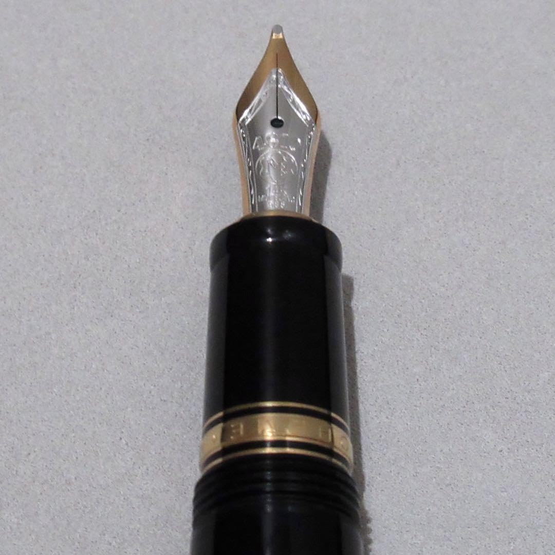 モンブラン 万年筆 ボエム ゴールド色 ルージュ 3665 モンブラン 万年筆 ボエム ゴールド色 ルージュ 3665