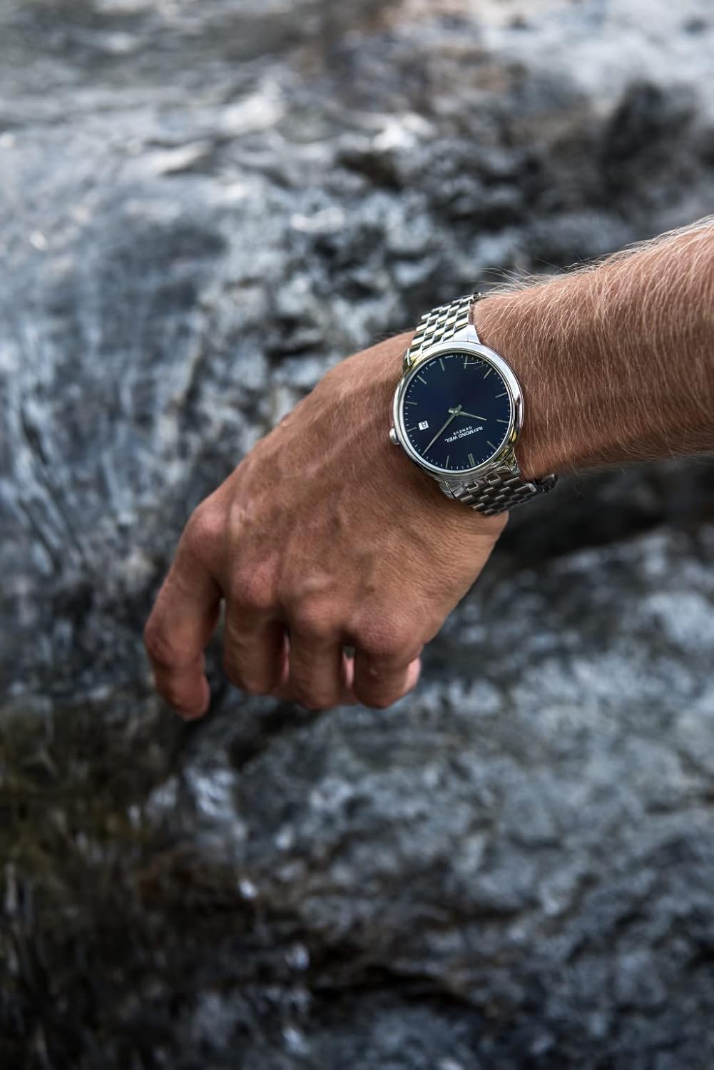 Vista 7 de RAYMOND WEIL Toccata - Reloj clásico para hombre, cuarzo, esfera azul con índices, pulsera de acero inoxidable, 1.654in, modelo 5585-ST-50001)