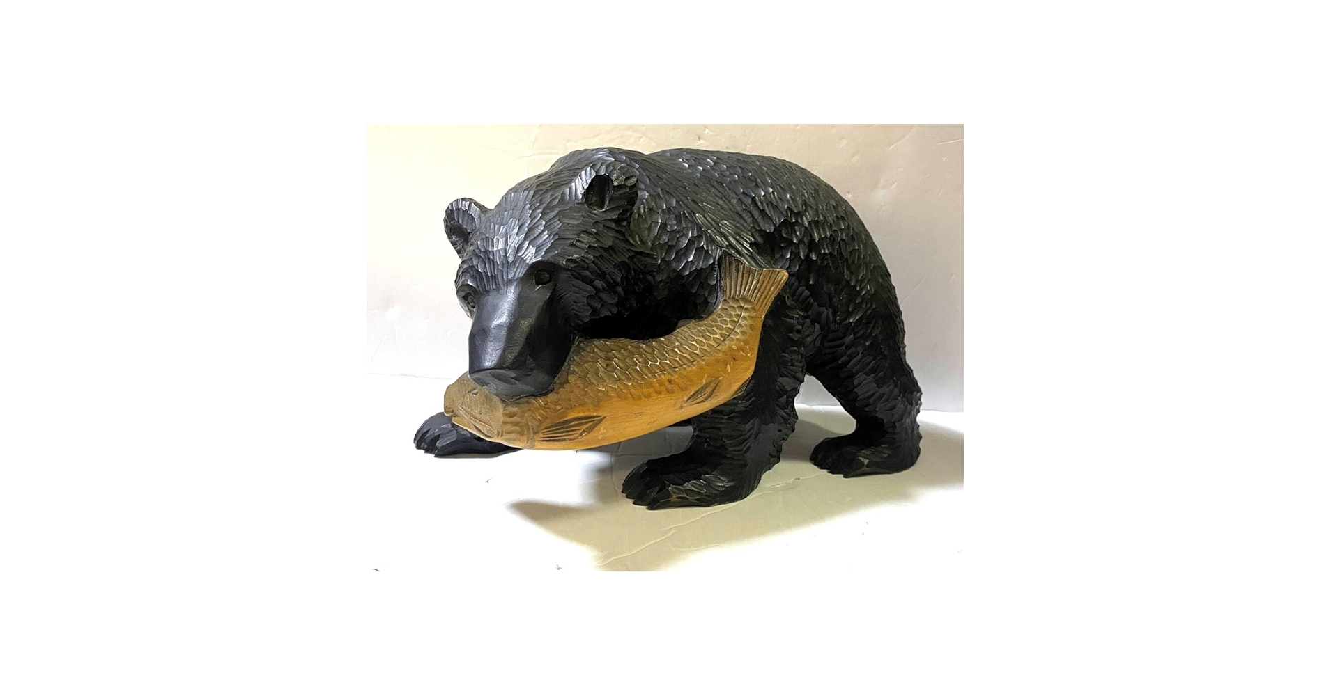 Amazon.co.jp: レトロ 鮭をくわえた 木彫りの熊 置物 北海道