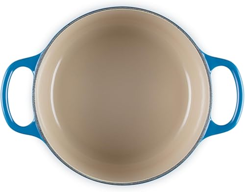 Miniatura 75 de Le Creuset 9 Qt. Signature Horno holandés redondo con pomo de acero inoxidable grabado Artichaut