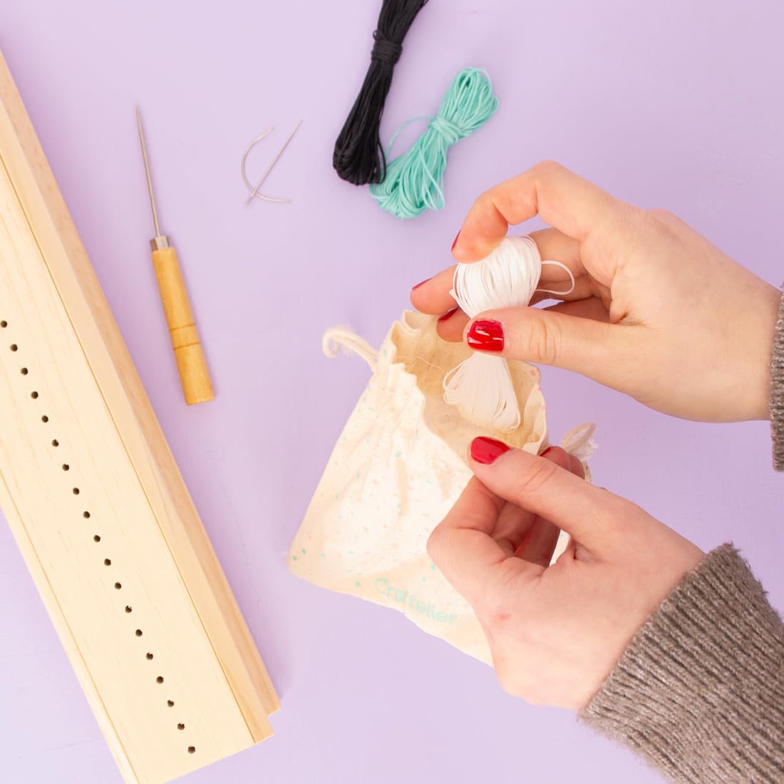 Craftelier - Kit per Rilegatura Libri, Supporto di Perforazione in Legno con Punzone, Aghi e Fili Cerati, Strumenti per Scrapbooking, Quaderni e Libri Fatti a Mano DIY