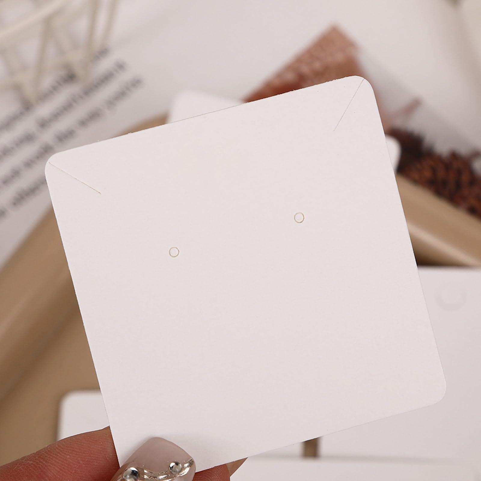 Blanc Cartes d'Affichage Boucle d'oreille,100pcs Papier Kraft Carte Présentoir De Bijoux Collier Kraft Carte d'Affichage de Bijoux 6x6CM pour DIY Bijoux et Colliers Étiquettes Blanc Cartes d'Affichage Boucle d'oreille,100pcs Papier Kraft Carte Présentoir De Bijoux Collier Kraft Carte d'Affichage de Bijoux 6x6CM pour DIY Bijoux et Colliers Étiquettes