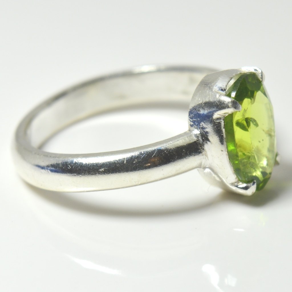 55Carat Unisex NA plata de ley talla ovalada verde peridoto