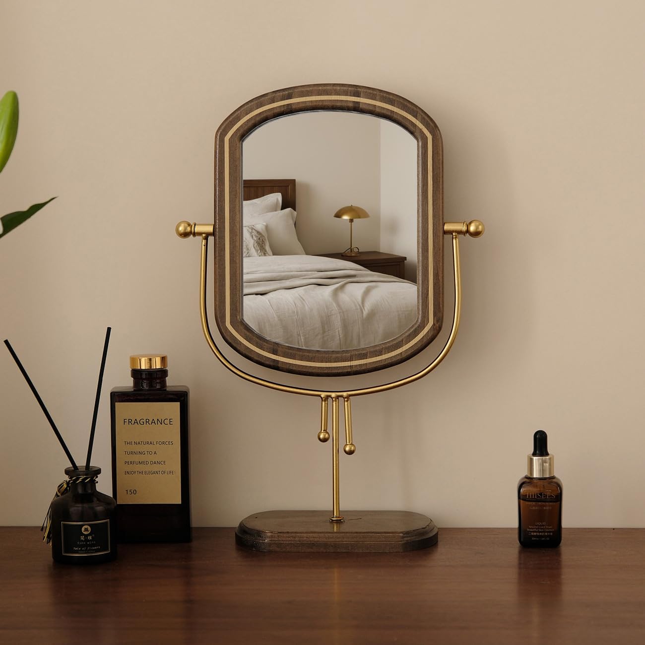 Espejo de maquillaje de pie dorado: tocador de madera y soporte stable de sobremesa