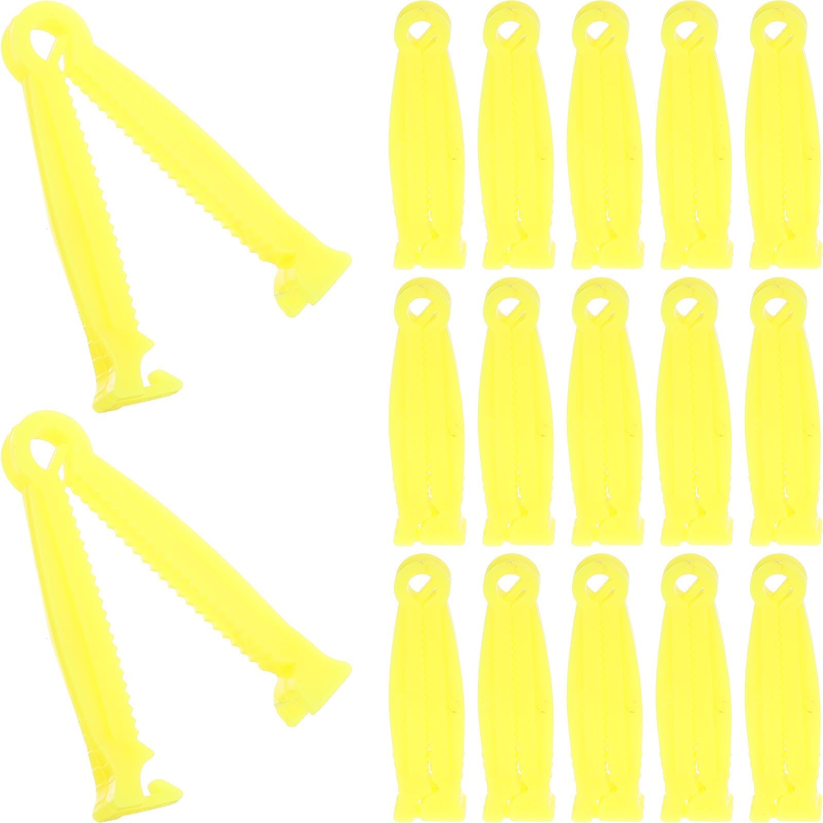 POPETPOP 100pcs Yellow White Plastic Birth Umbilical Cord Clips for Piglets Livestock Supply Convenient Cord Clamp for Farm Whelping and Nursing