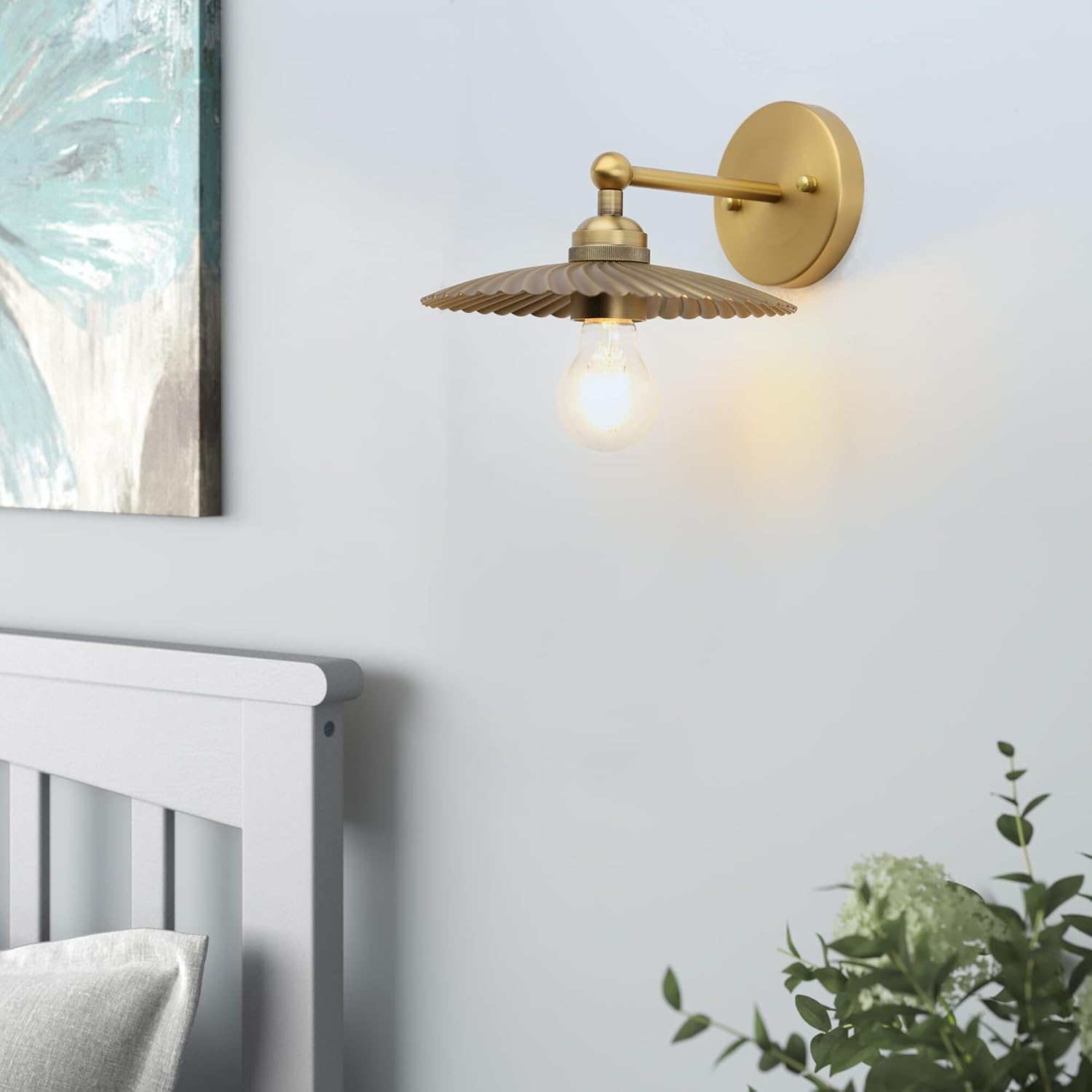 Vintage Metal Wall Sconce Lighting, Industrial Wall Light Fixture Brass Finished Rippled Shape Shade Design, 1-Light Wall Mounted Lamp for Bedroom, Living Room, Corridor, Office