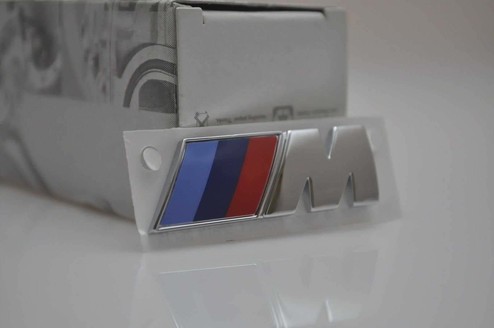 Amazon | BMW純正 M フロントフェンダー エンブレム クローム 